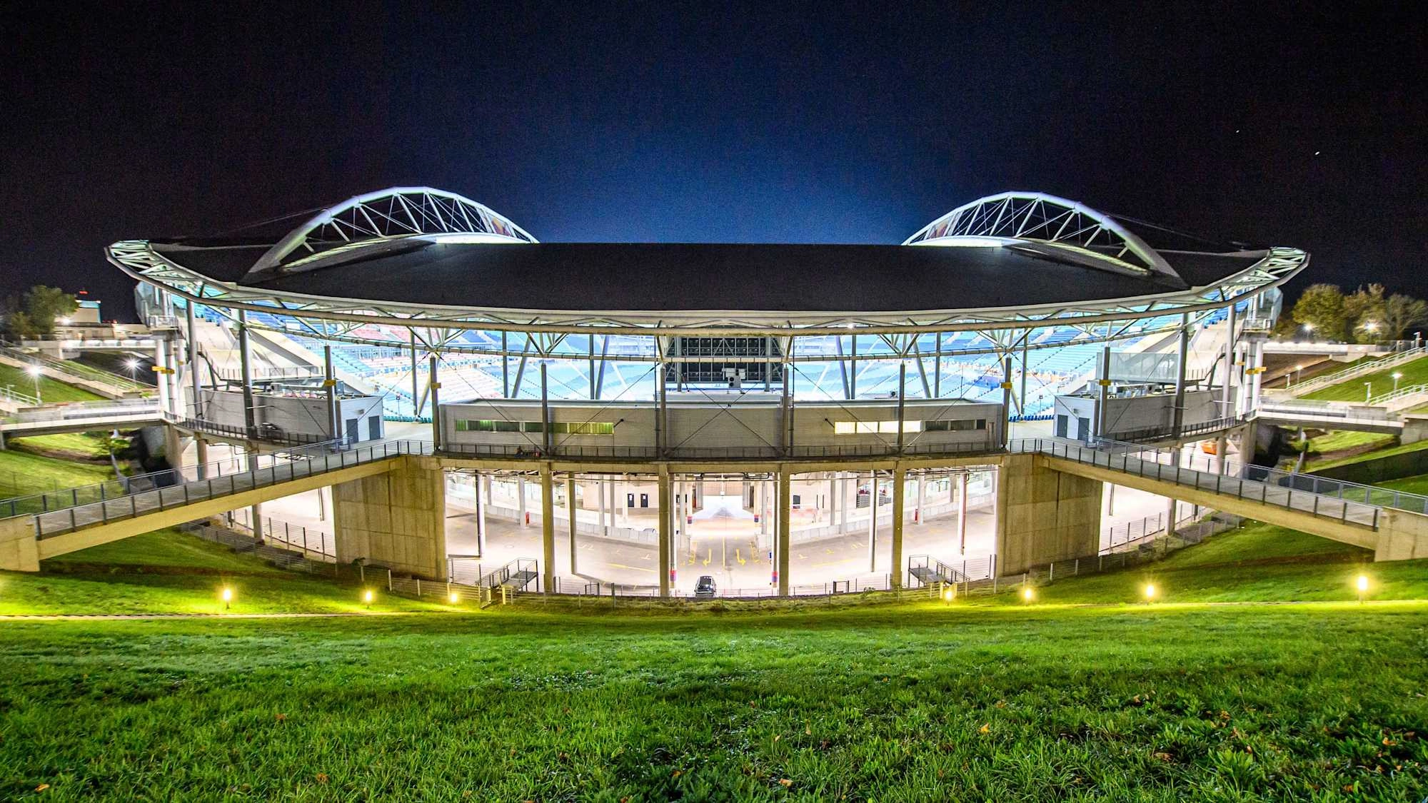 Red Bull Arena Leipzig: Sự Trỗi Dậy Từ Di Tích Lịch Sử