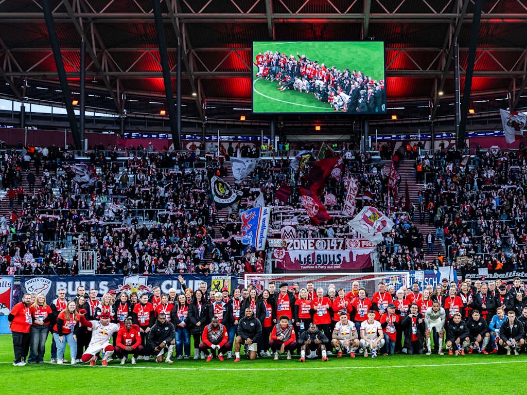 Red Bull Arena Leipzig: Sự Trỗi Dậy Từ Di Tích Lịch Sử