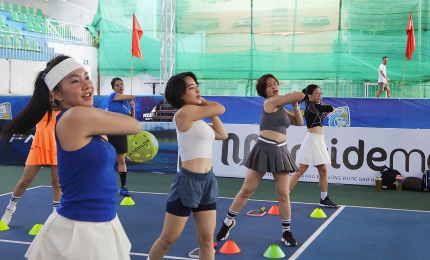 Pickleball: dễ chơi, dễ kết bạn